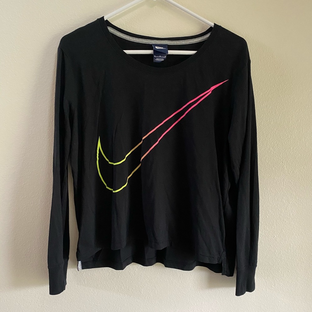 slightly cropped Nike long sleeve tee